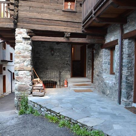 Alle Pendici Del Monte Rosa Champoluc Exterior photo