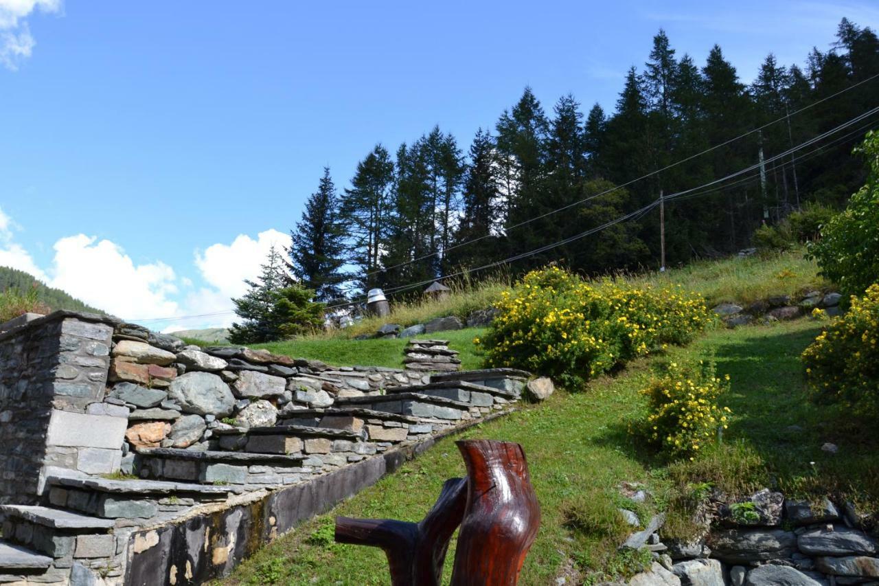 Alle Pendici Del Monte Rosa Champoluc Exterior photo